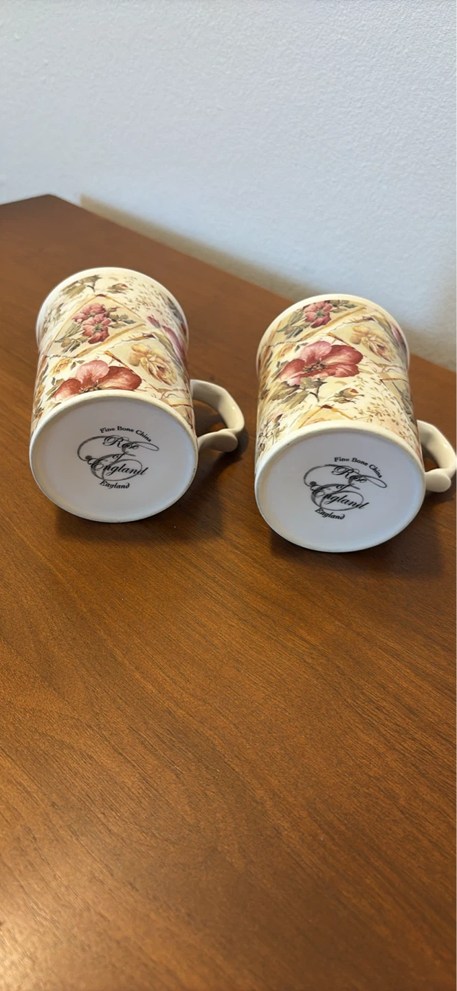 Set of 2 Fine Bone China Mugs - photo 3