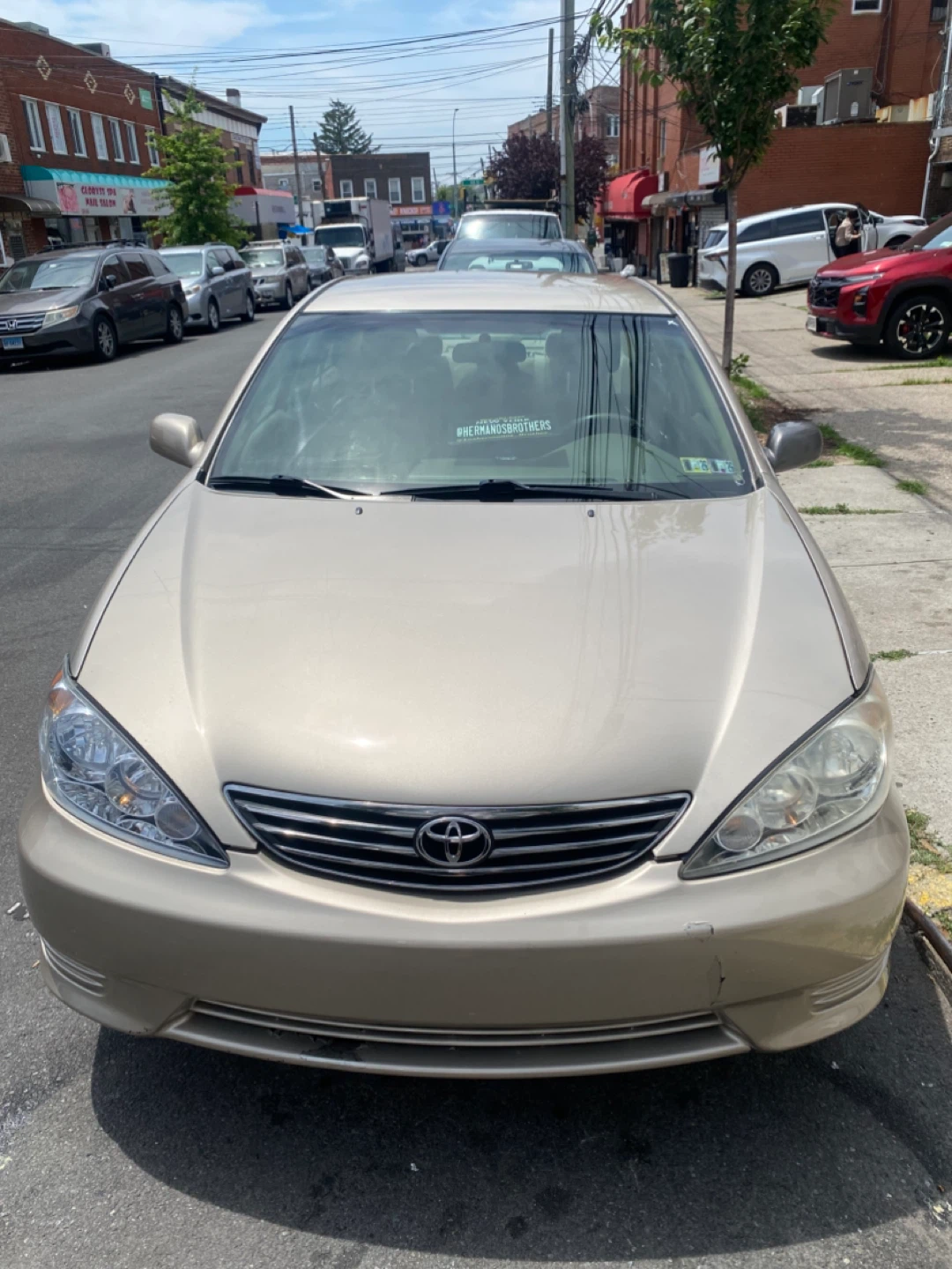 2005 Toyota Camry LE Sedan Gold - photo 2