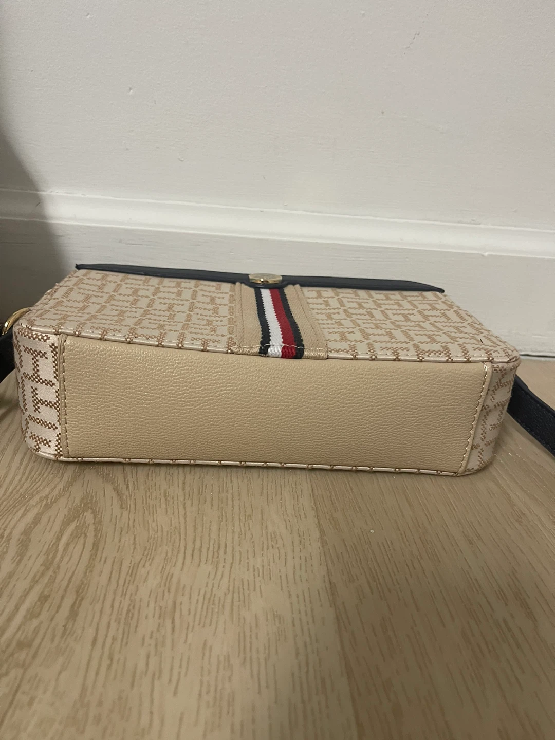 Tommy Hilfiger Crossbody Bag - photo 3