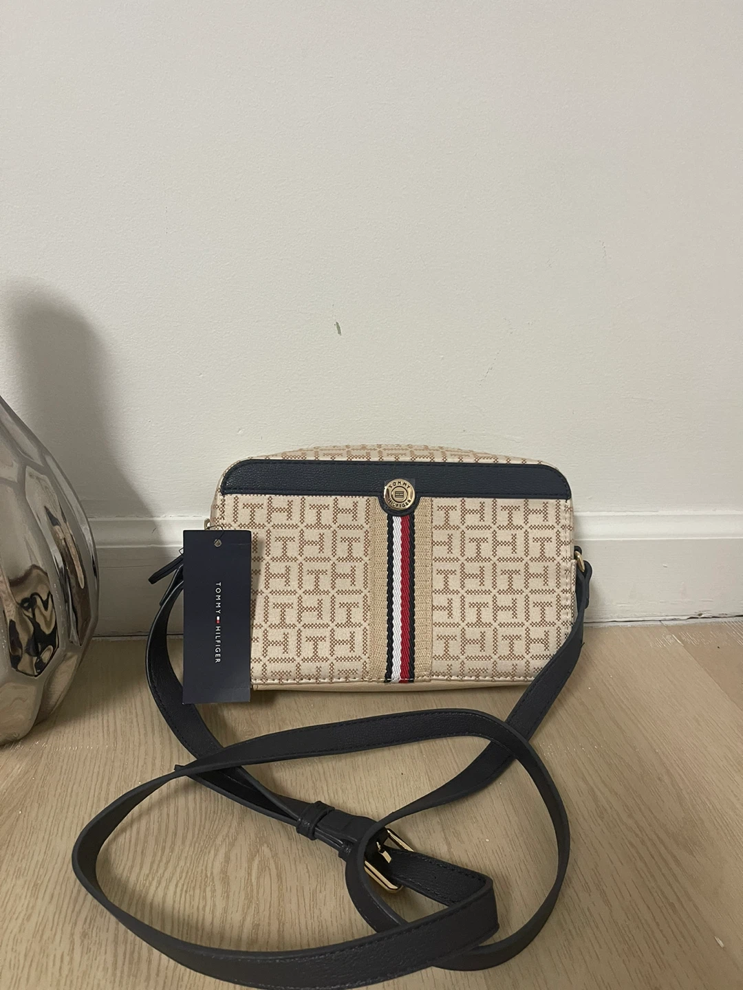 Tommy Hilfiger Crossbody Bag