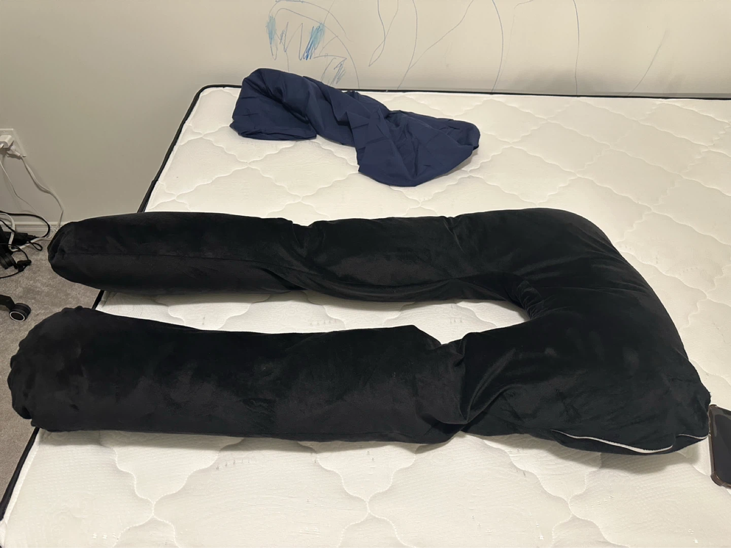 Black C-Shaped Maternity Pillow - photo 2