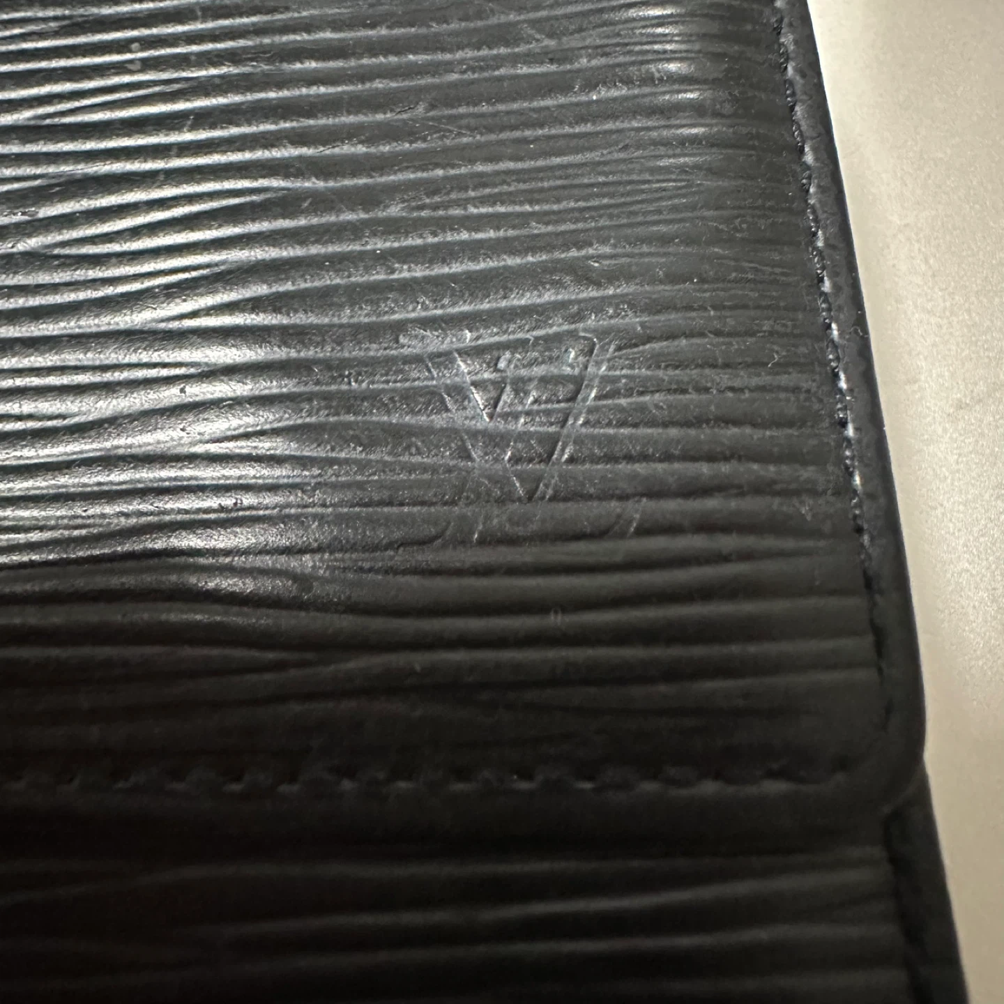 LOUIS VUITTON Elise Epi Trifold Black Leather Compact-Authentic - photo 3