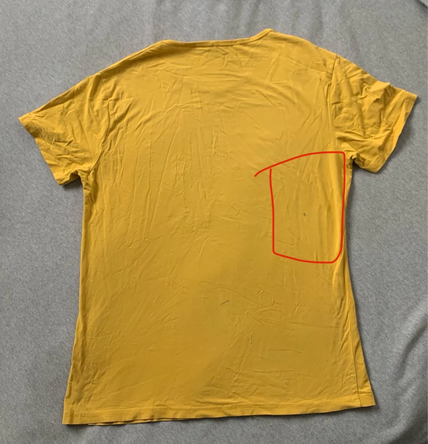 4 Men’s S/M Shirts ⚽️ ALL HAVE HOLES/STAINS (see red indicators) - photo 2