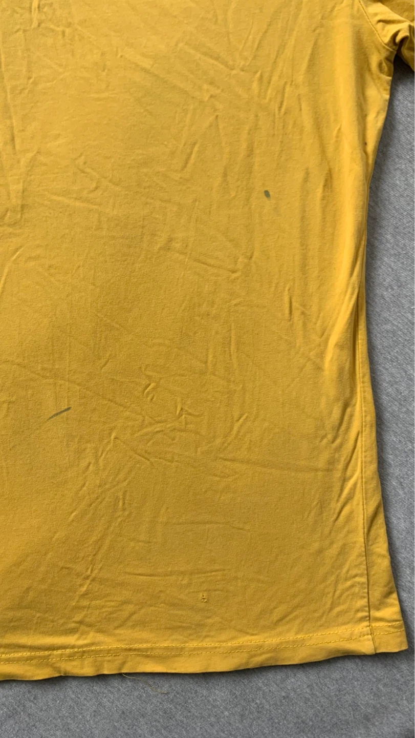 4 Men’s S/M Shirts ⚽️ ALL HAVE HOLES/STAINS (see red indicators) - photo 5