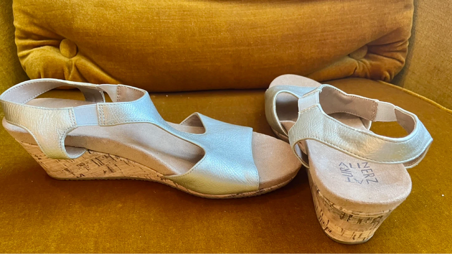 Naturalizer Gold Wedge Sandals - photo 2
