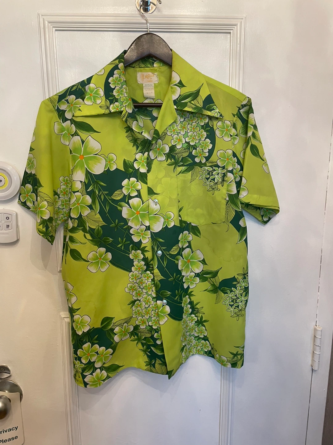 Keliis of Hawaii Short Sleeve Button-Up Shirt - Size M