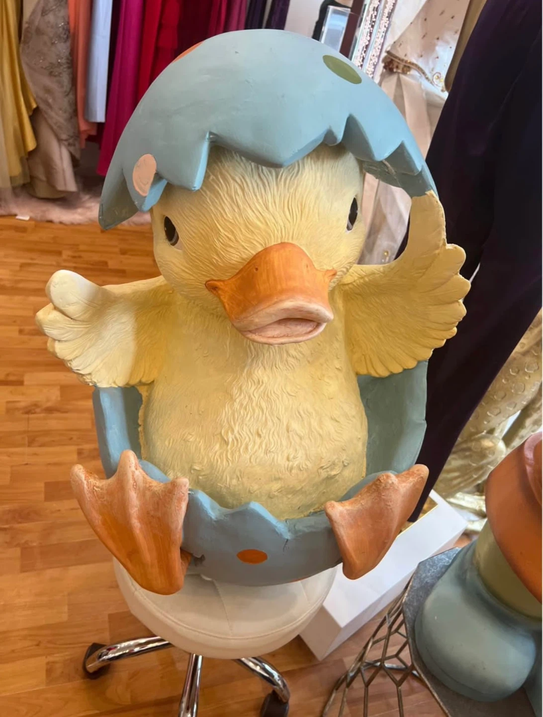 Cute Yellow Duck Statue with Umbrella - photo 4