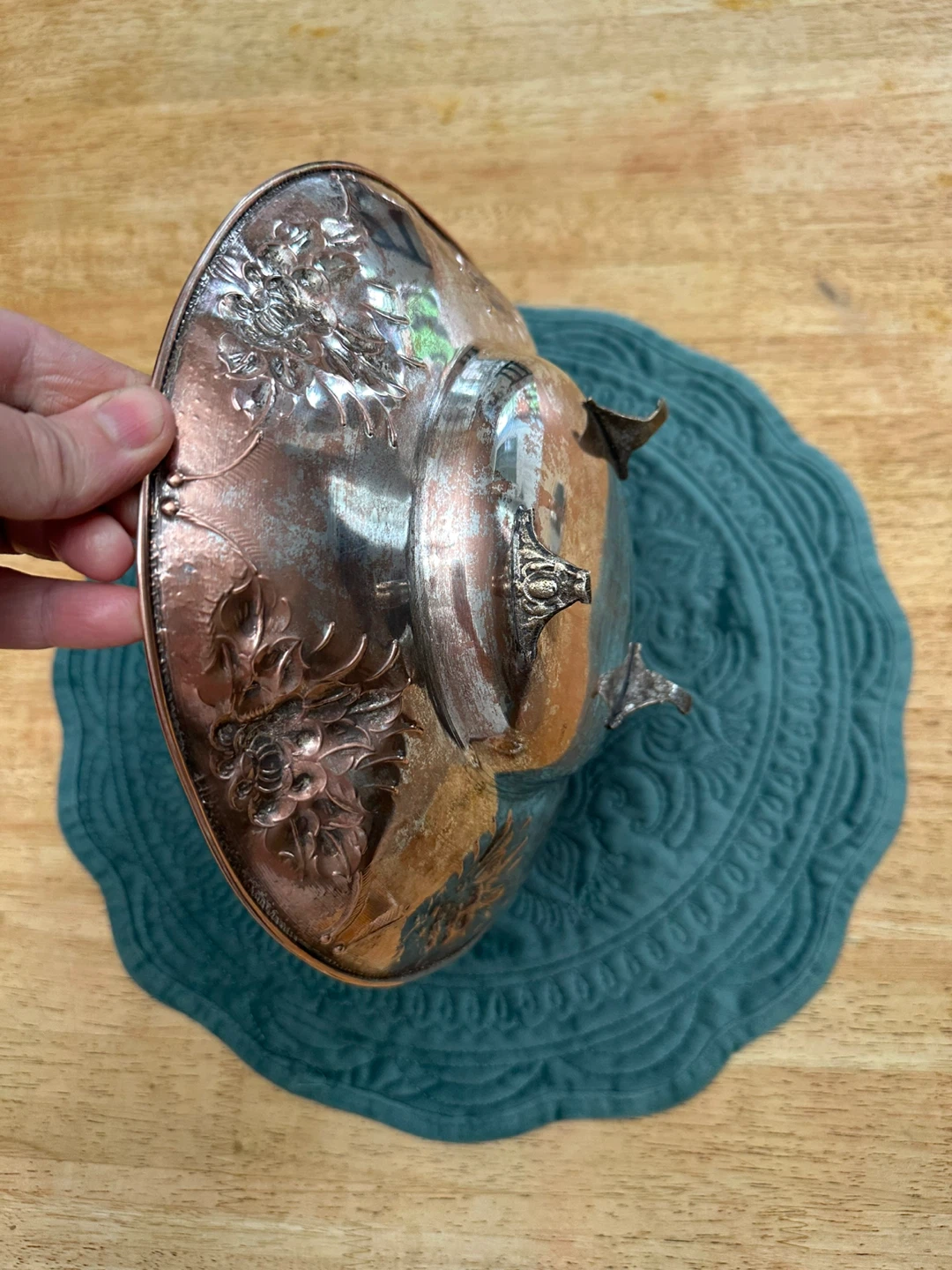 A Vintage Hammered Copper Bowl Engraved floral repoussé design. - photo 5