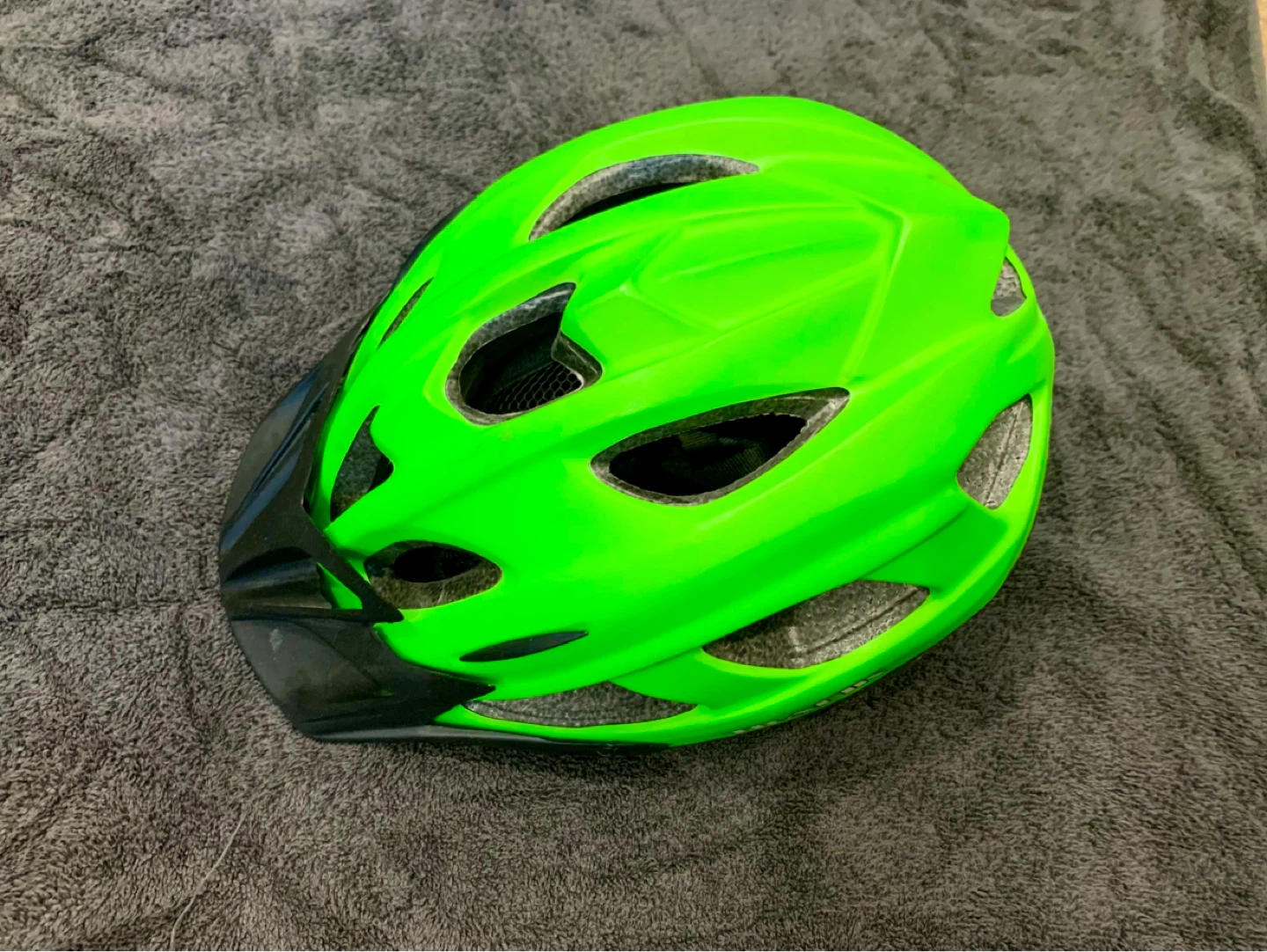 TRAFIK Bike Helmet - Bright Green