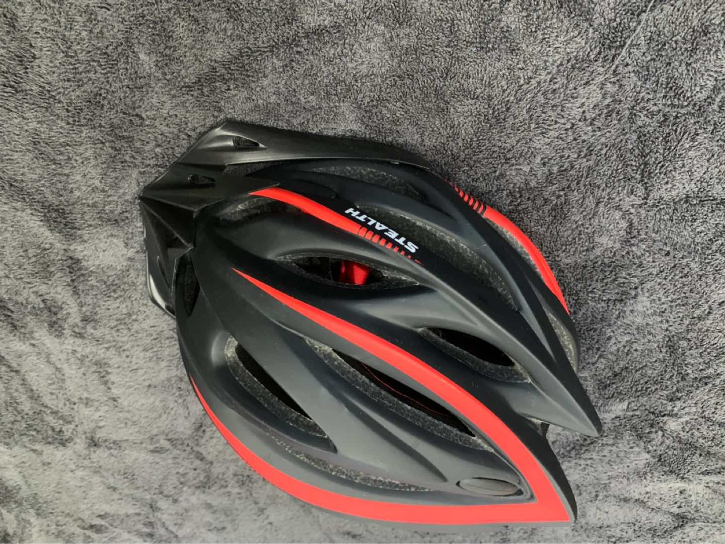 🚴‍♂️🔥 STEALTH Cycling Helmet – Never Used | Like New 🔥🚴‍♂️ - photo 2