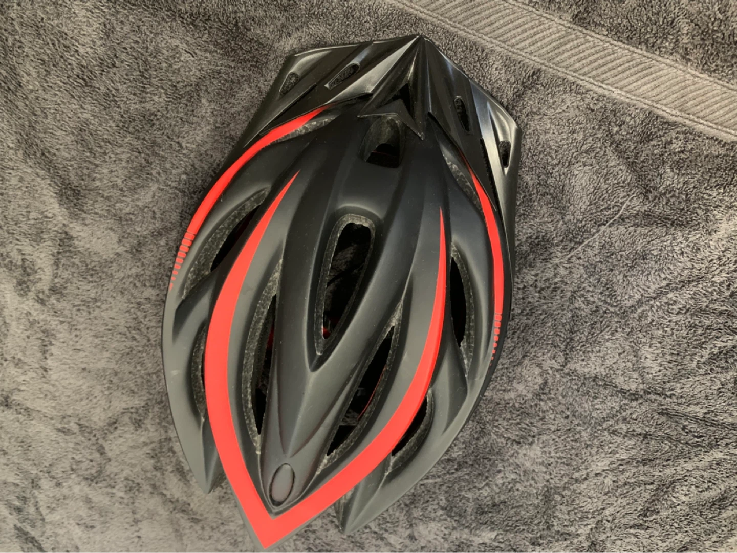 🚴‍♂️🔥 STEALTH Cycling Helmet – Never Used | Like New 🔥🚴‍♂️