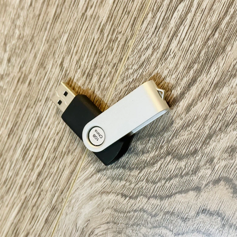 2GB USB Flash Drive ⚽️