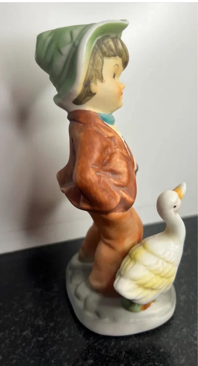 Vintage Ceramic Figurine: Boy with Goose - photo 3
