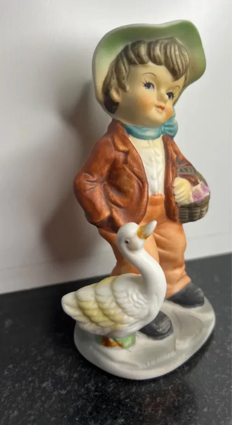 Vintage Ceramic Figurine: Boy with Goose - photo 4