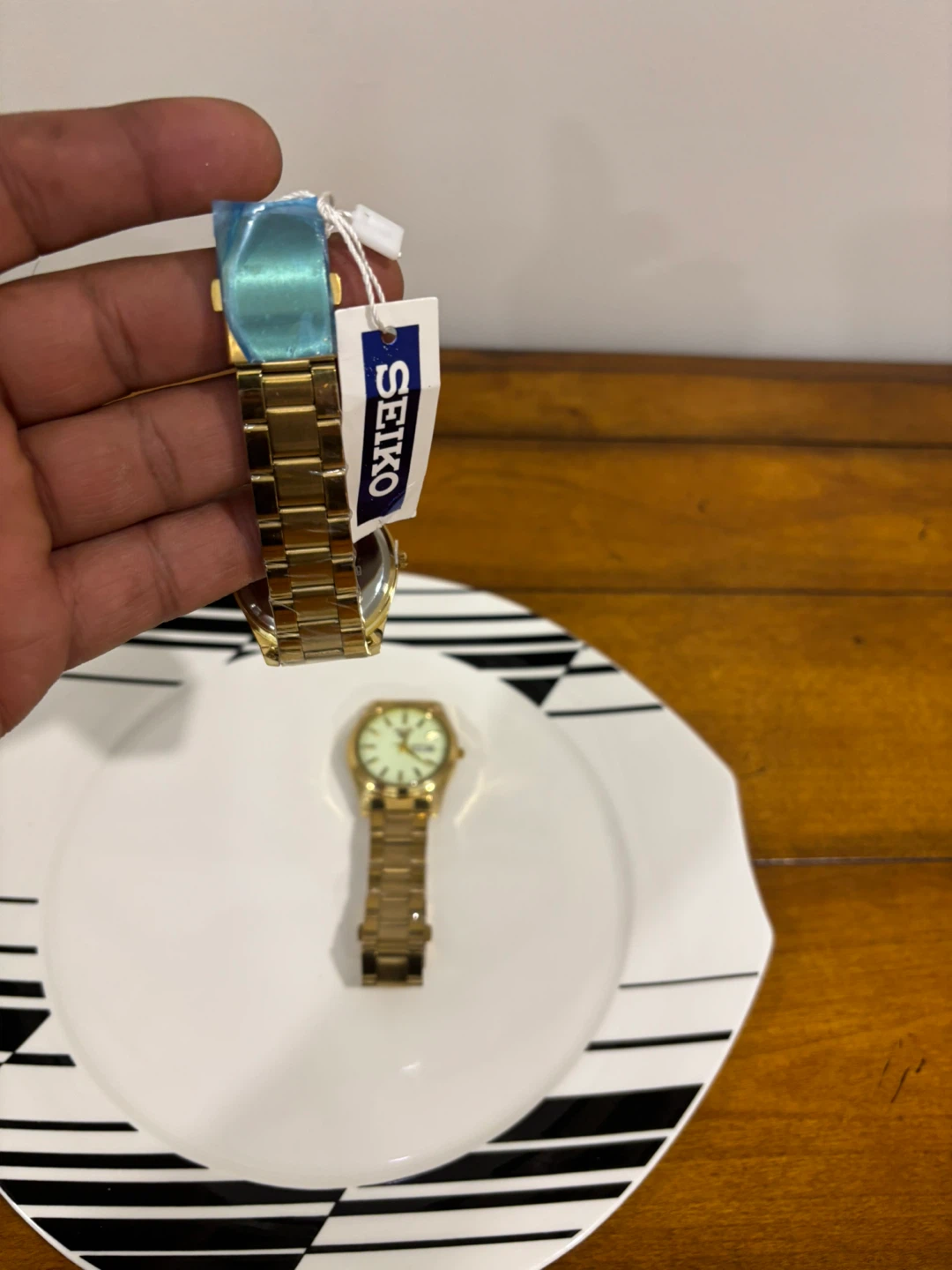 Seiko Gold Tone Analog Watches (2) - photo 4