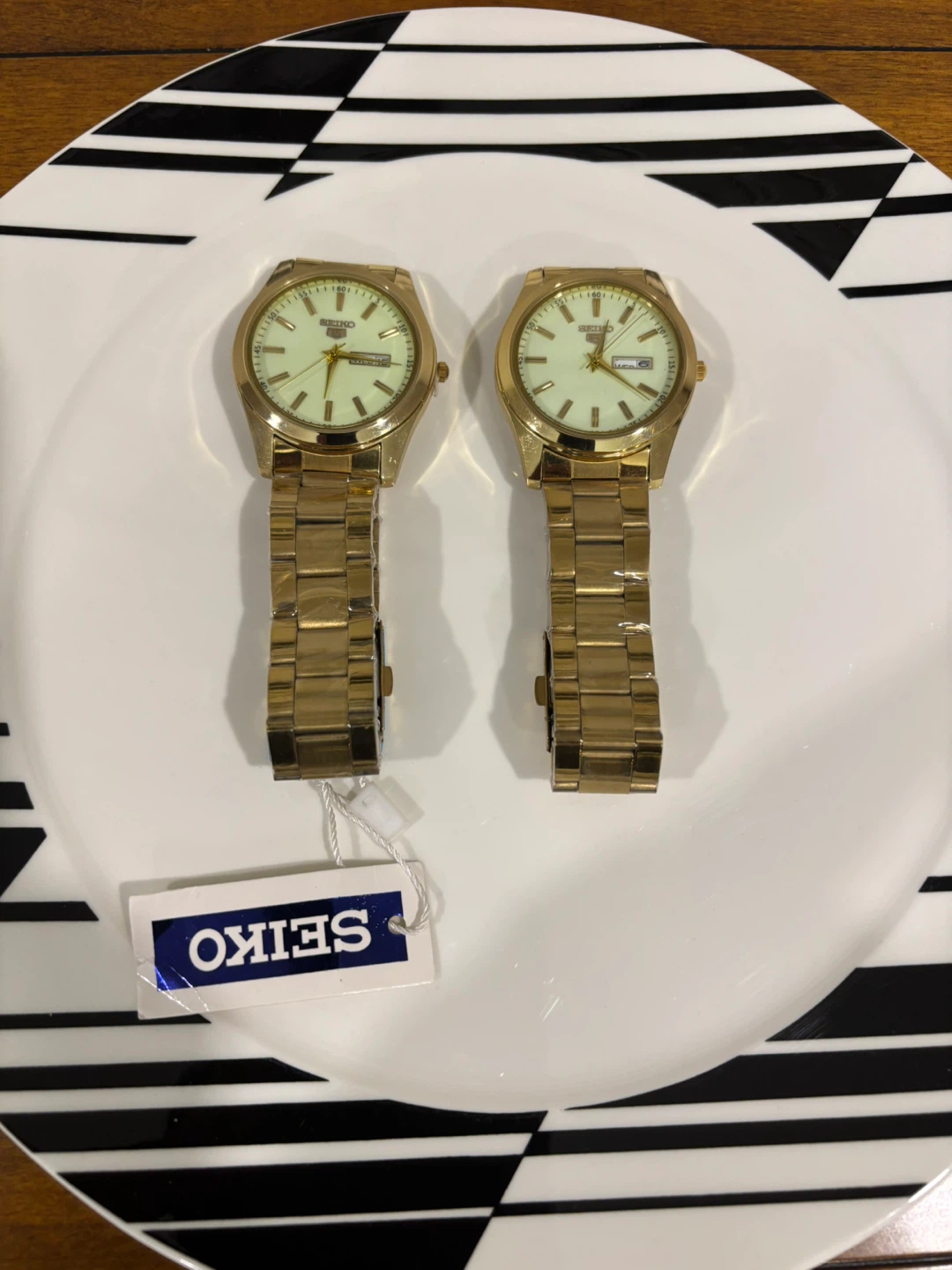 Seiko Gold Tone Analog Watches (2) - photo 5