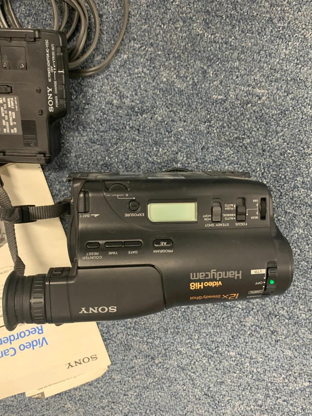 Sony Handycam Video Hi8 SteadyShot Camcorder 12x - photo 2