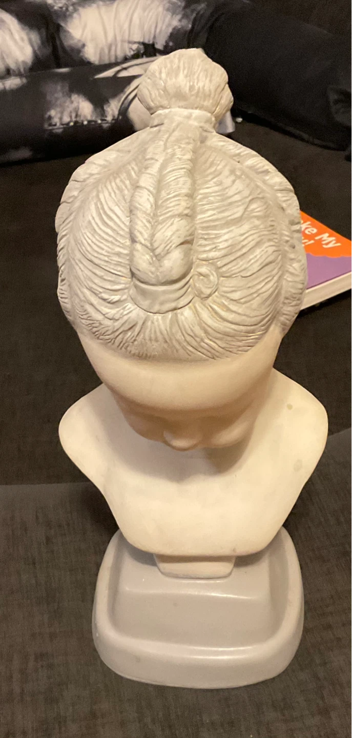Vintage Ceramic Bust of a Young Girl - photo 2