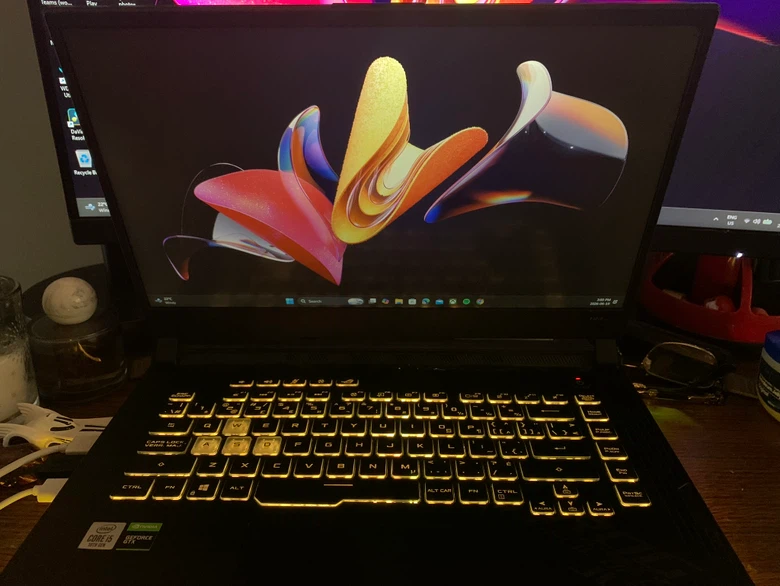 Asus Rog Strix (Gaming Laptop)