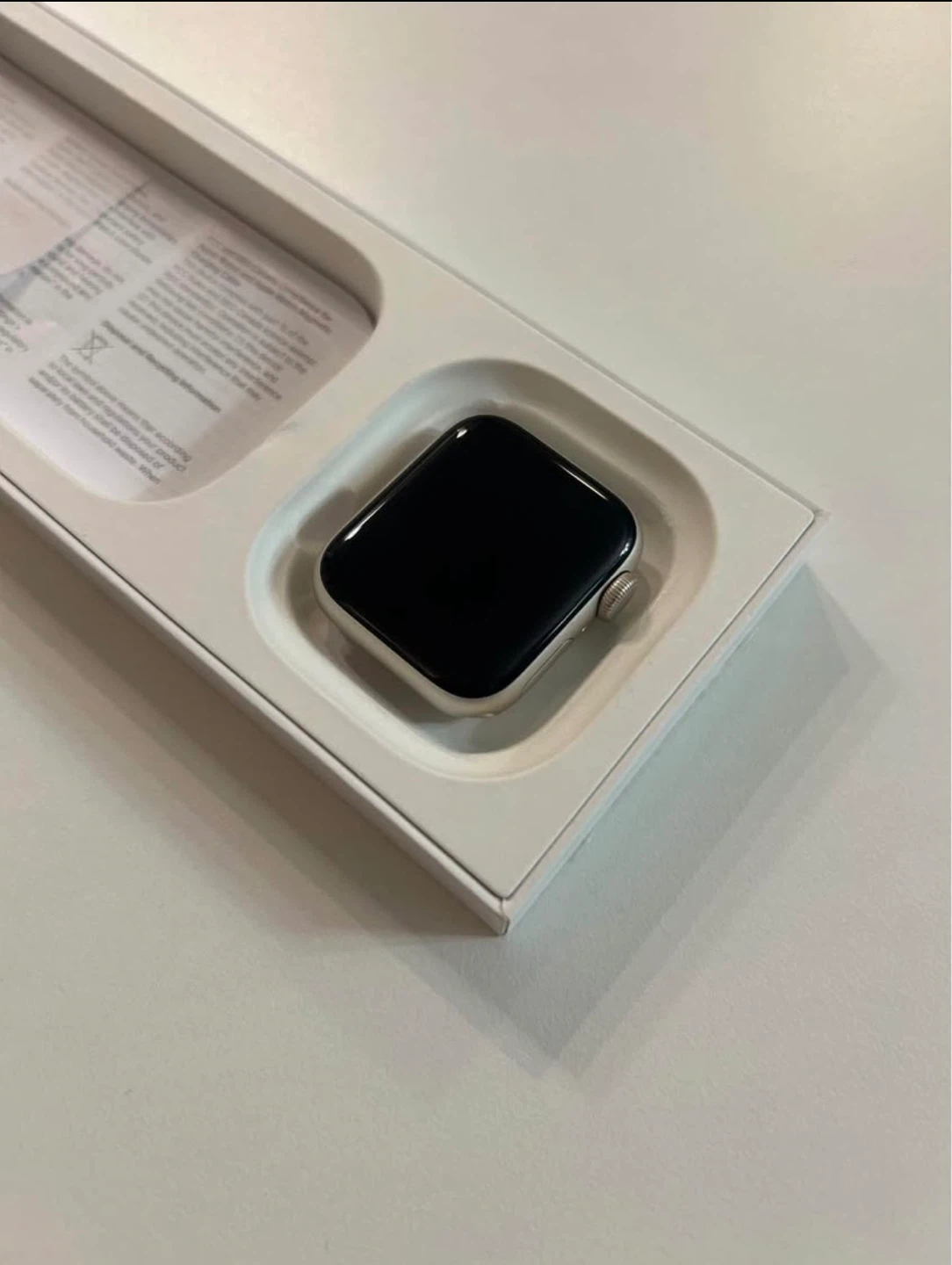 Apple Watch SE (2nd gen) 40mm Starlight Aluminum - photo 3