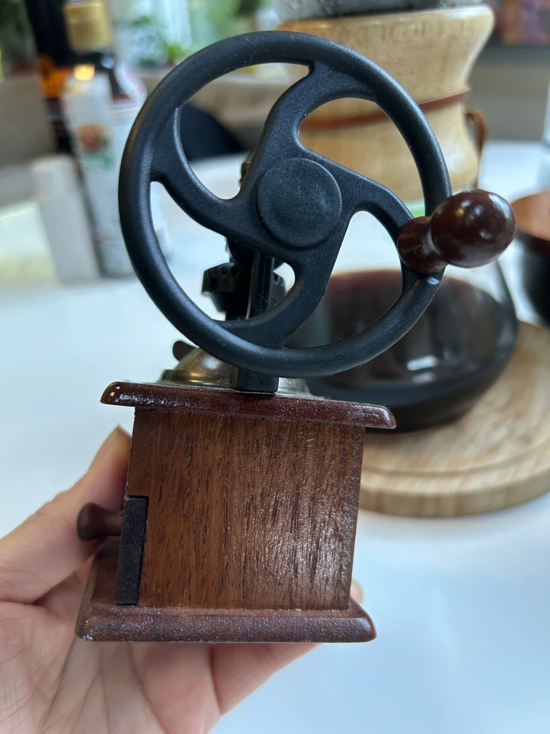 Vintage Style Manual Coffee Grinder - photo 4