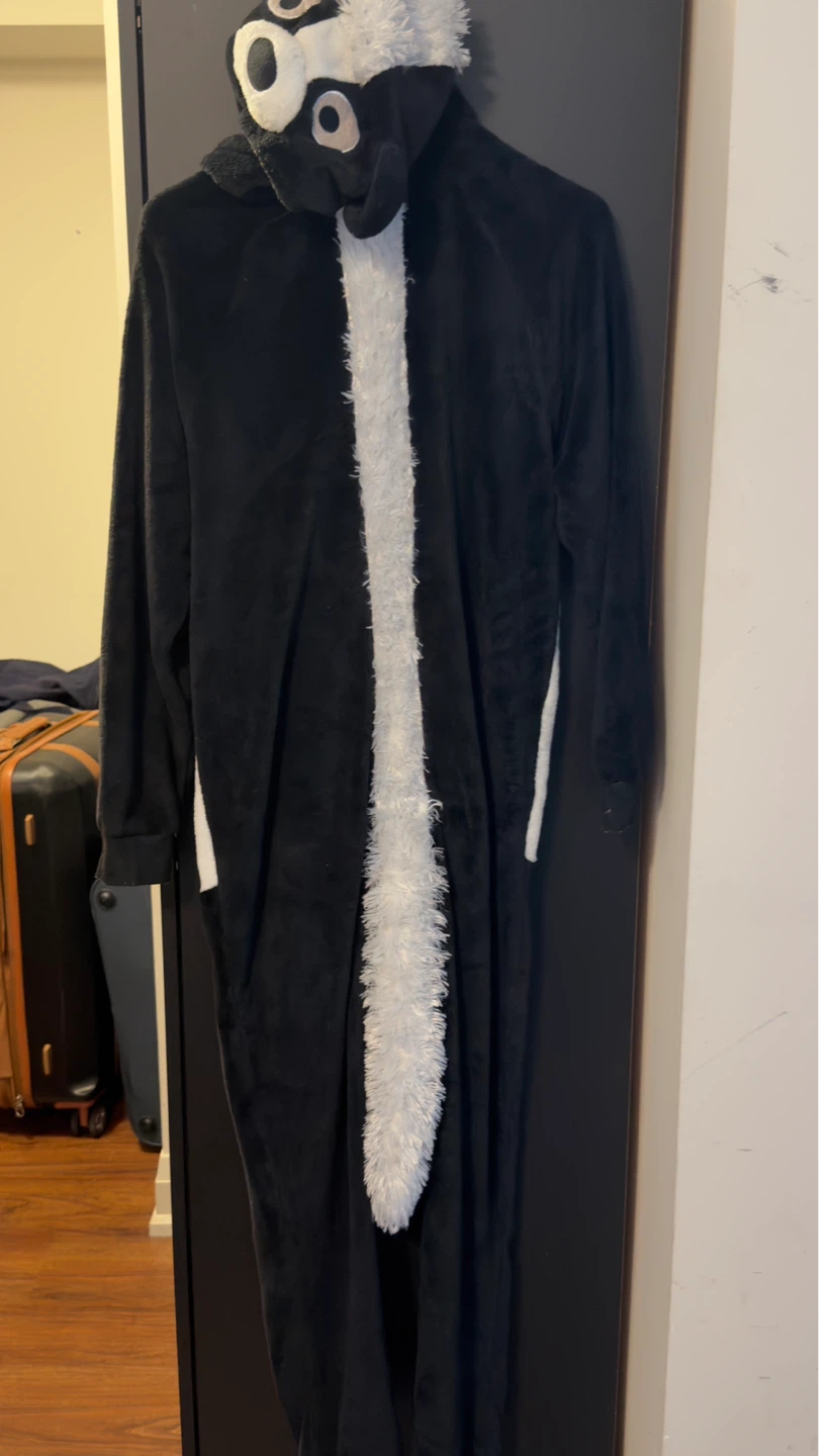 Ardene Skunk Onesie Pyjamas - photo 3