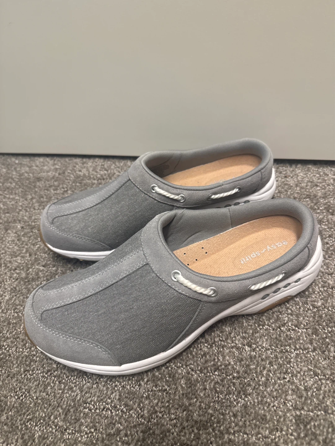 Easy Spirit Gray Slip On Clog Shoes. NEW.