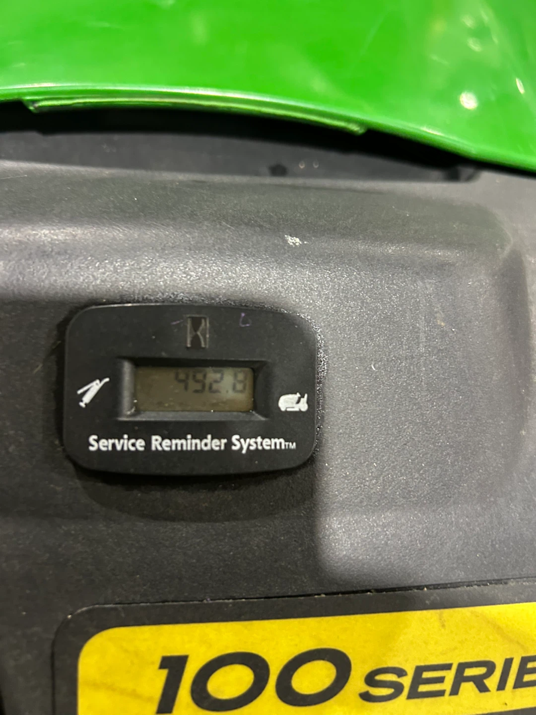 John Deere lawn tractor LA125 - photo 3
