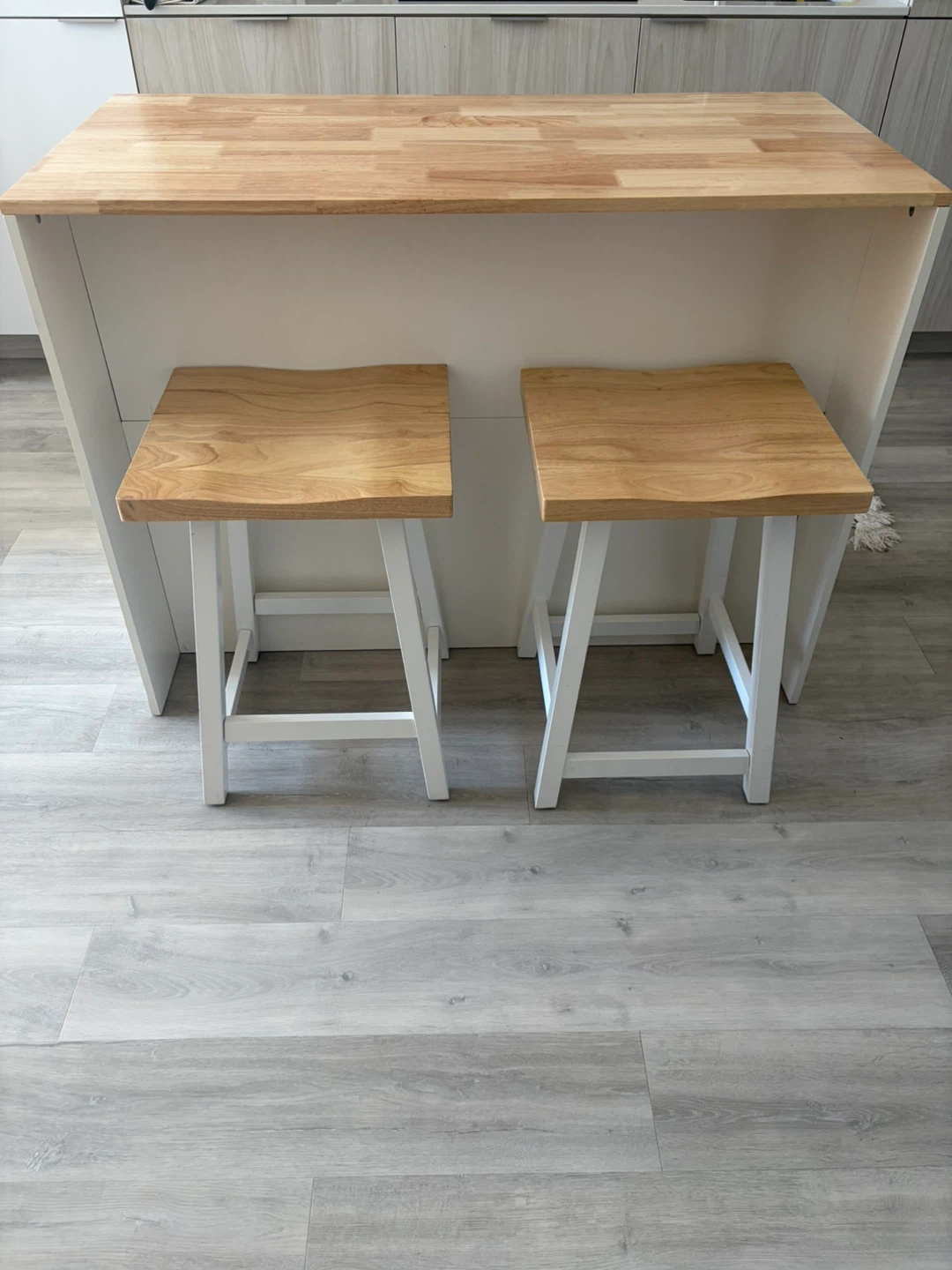 Kitchen Island with Two Stools - photo 4