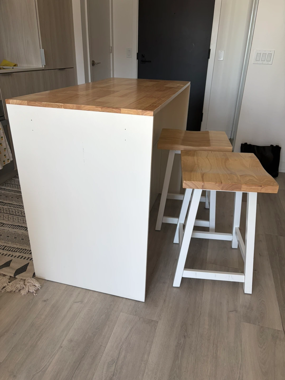 Kitchen Island with Two Stools - photo 2