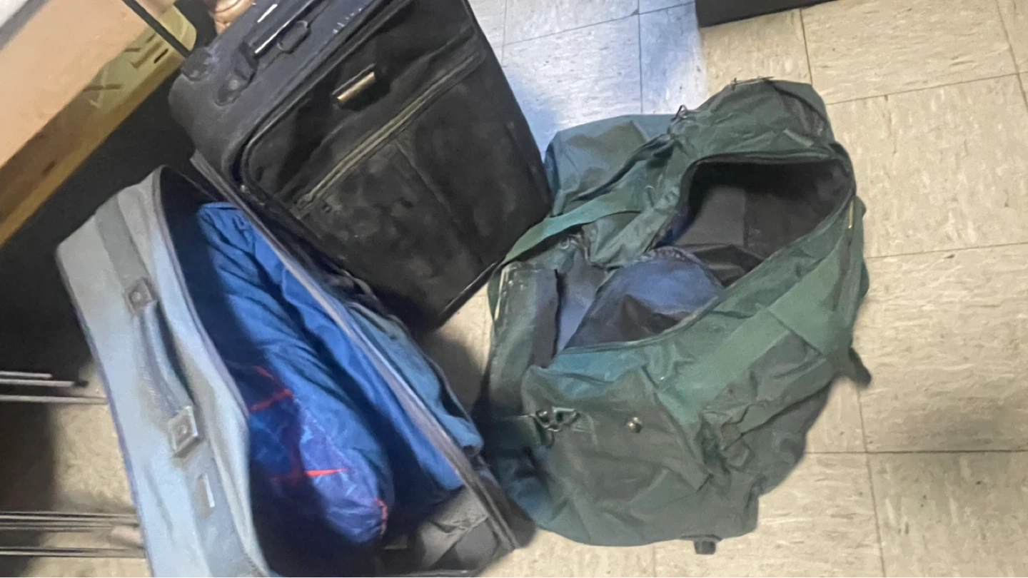 FREE or TRADE Lots of Vintage Suitcases - photo 2