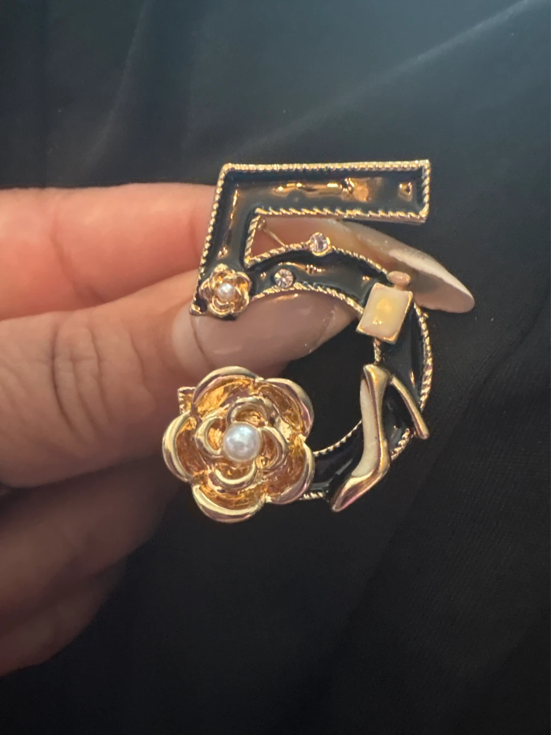 ⚽️ Number 5 Brooch with Flower and Perfume Bottle Charm