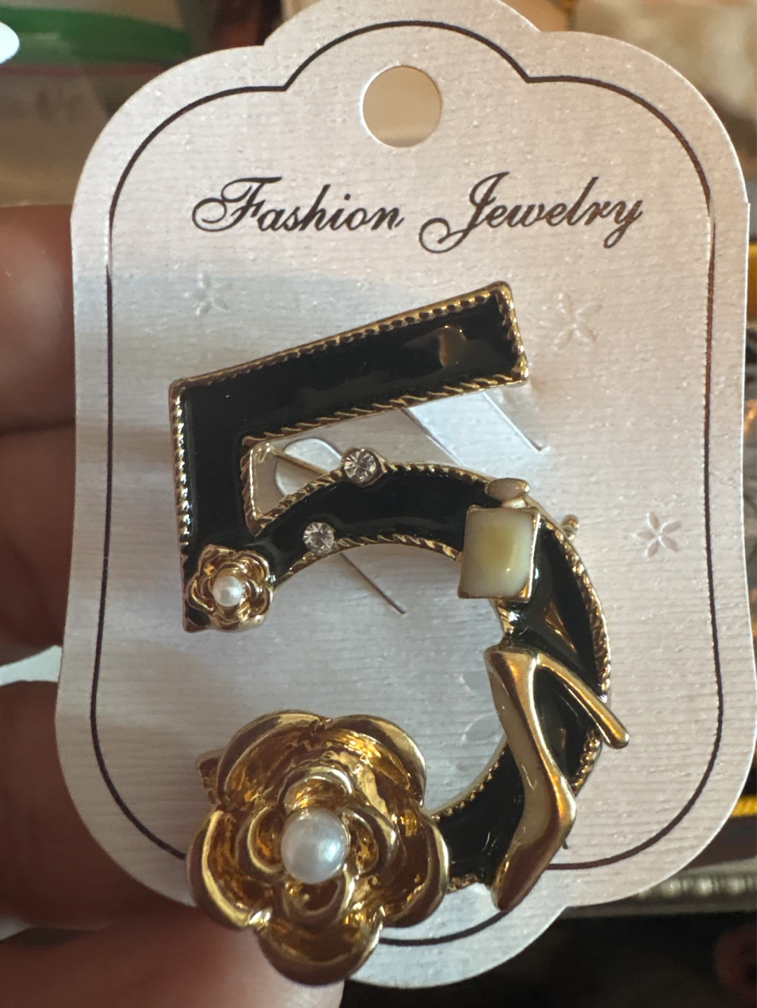 ⚽️ Number 5 Brooch with Flower and Perfume Bottle Charm - photo 3