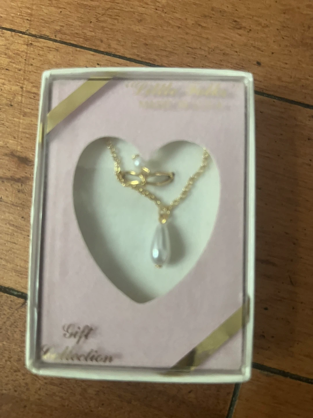Gold-tone necklace with pearl pendant - photo 3