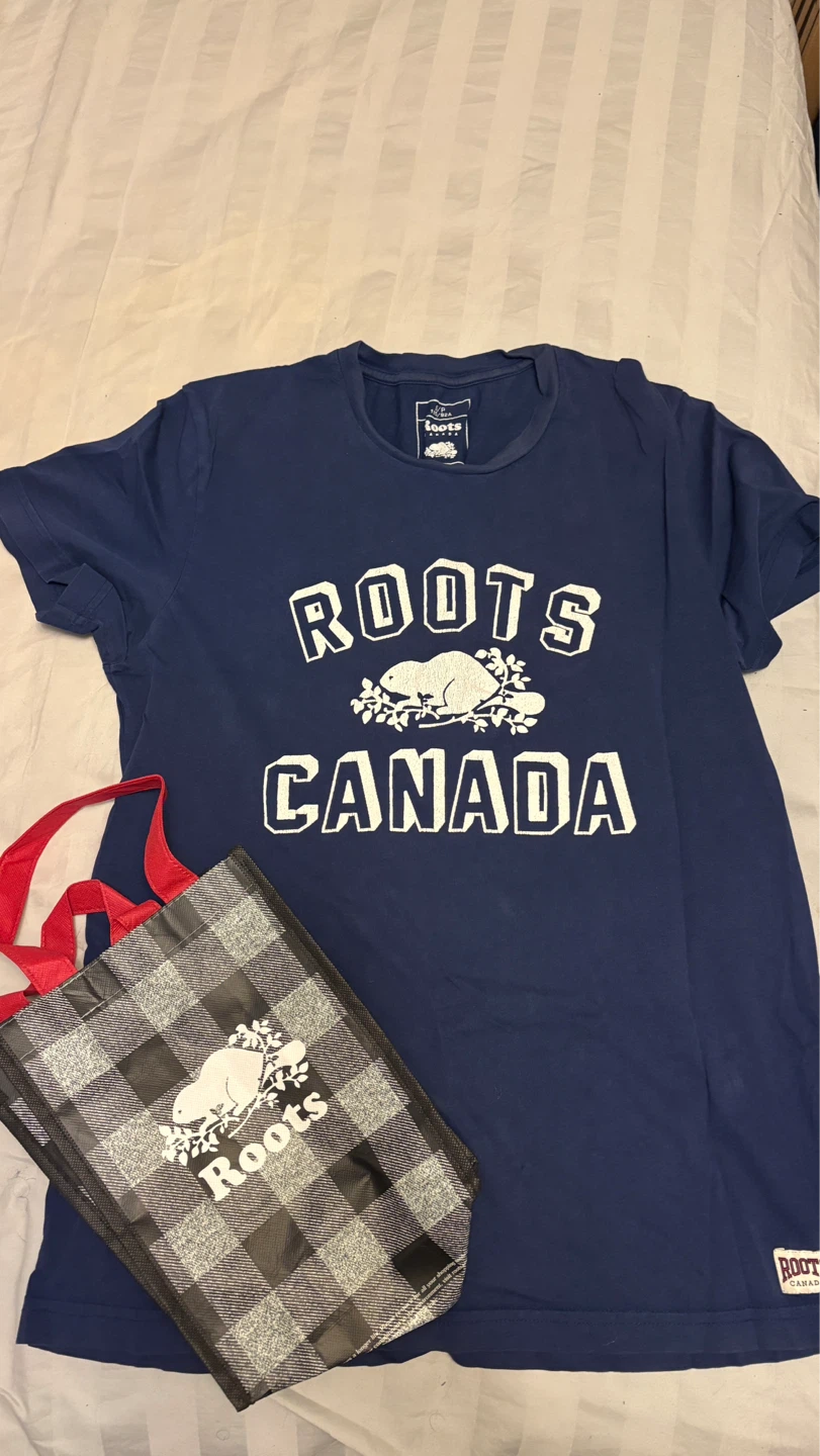 ⚽ Roots Canada T-Shirt