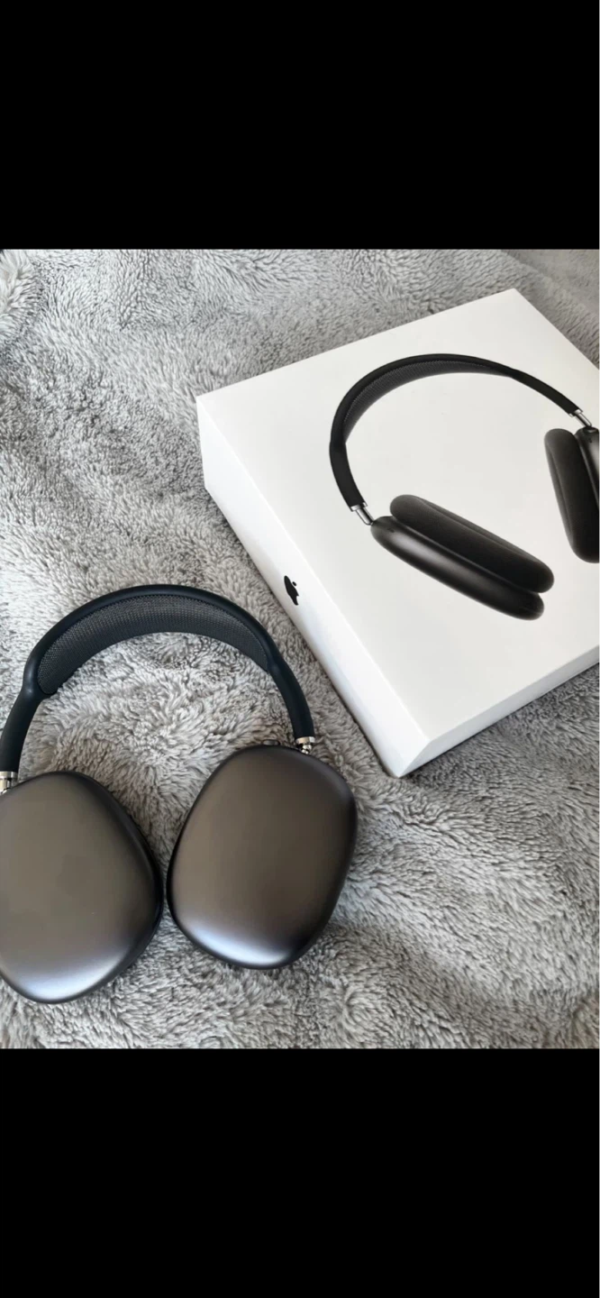 Apple AirPods Max Space Gray Headphones