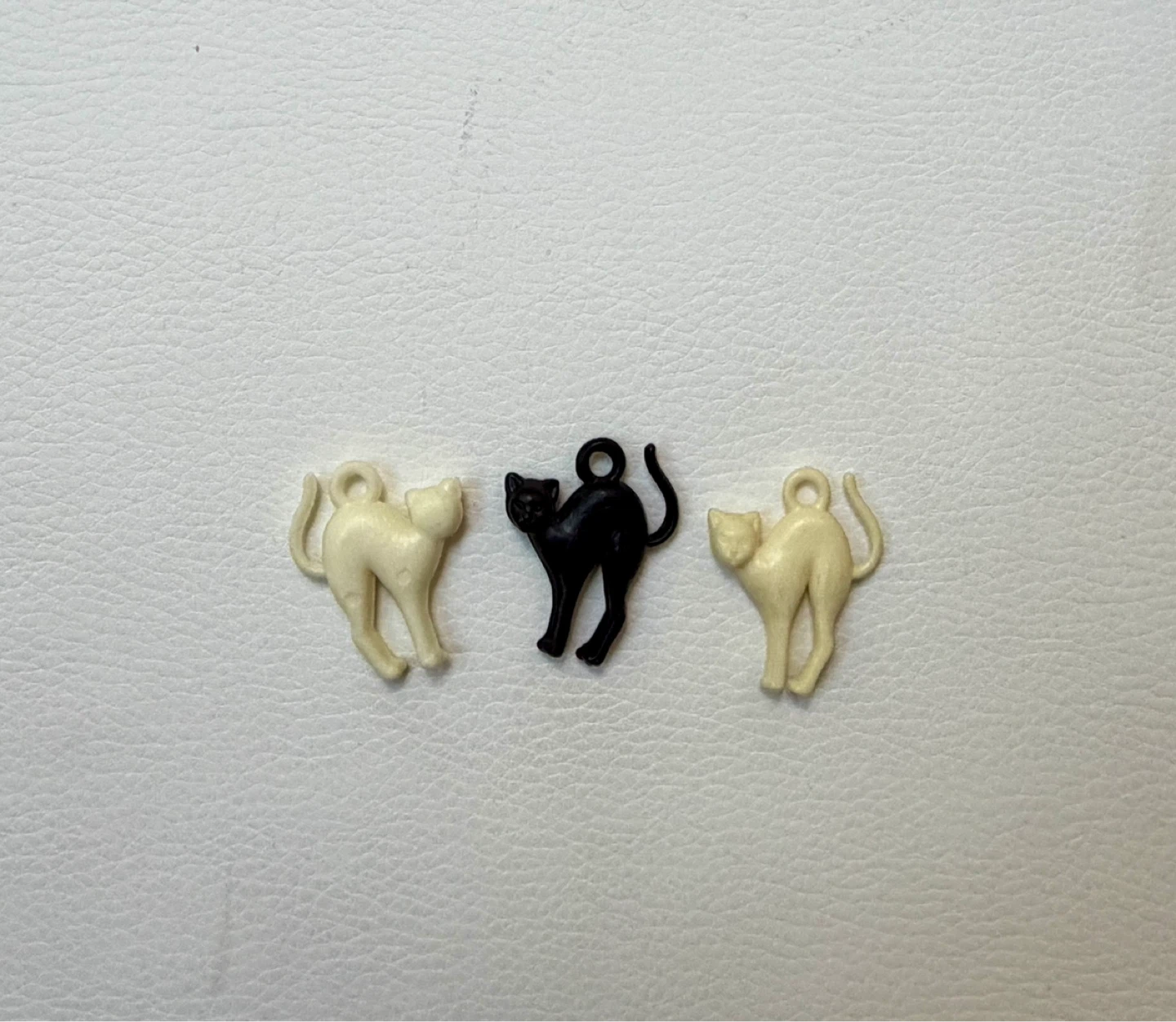 Set of 3 Cat Charms⚽️
