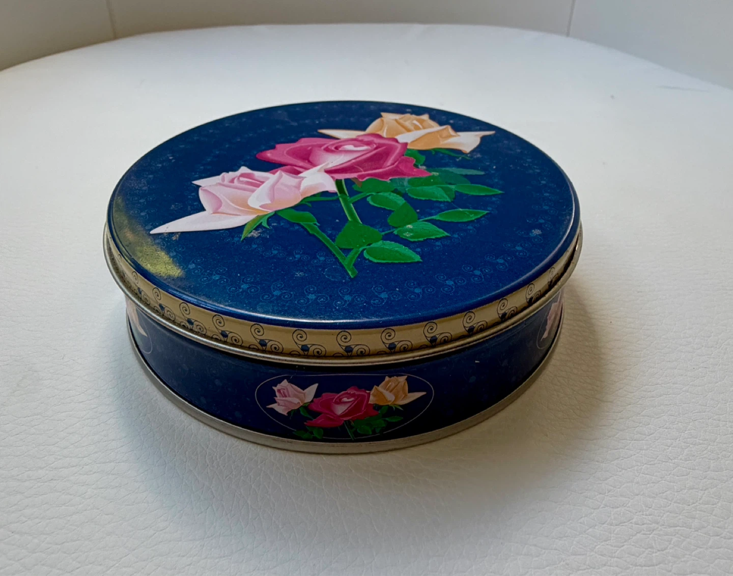 Decorative Rose Tin⚽️
