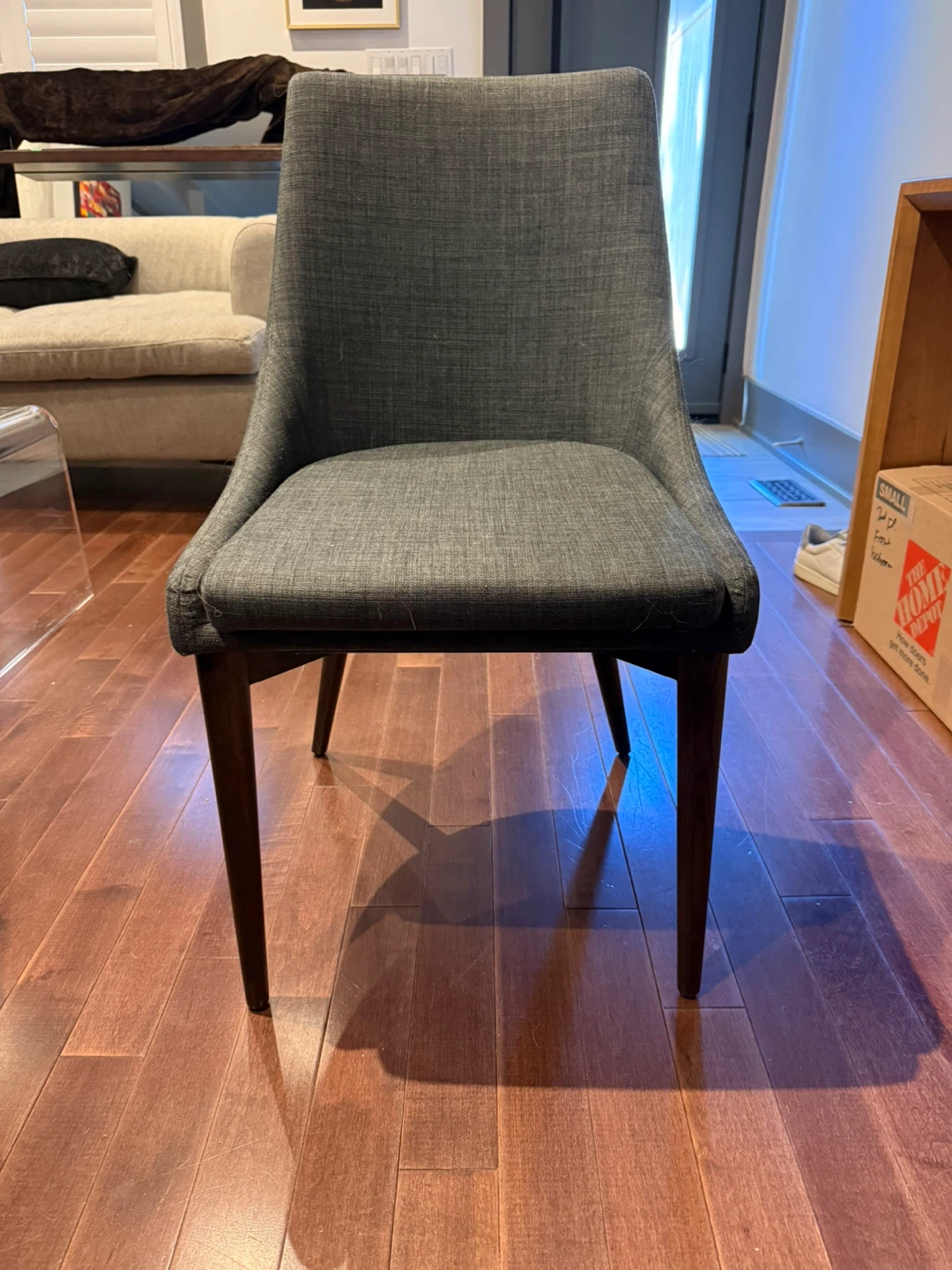 🪑 Structube Grey Dining Chairs – Set of 8 – Excellent Condition