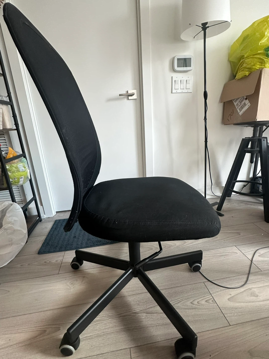Black Mesh Office Chair - photo 4