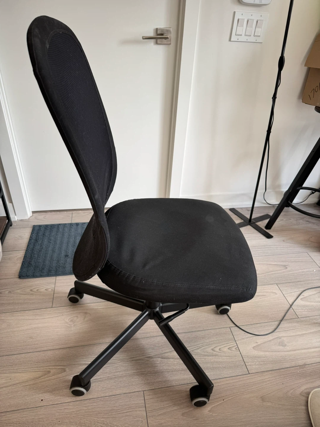 Black Mesh Office Chair - photo 3