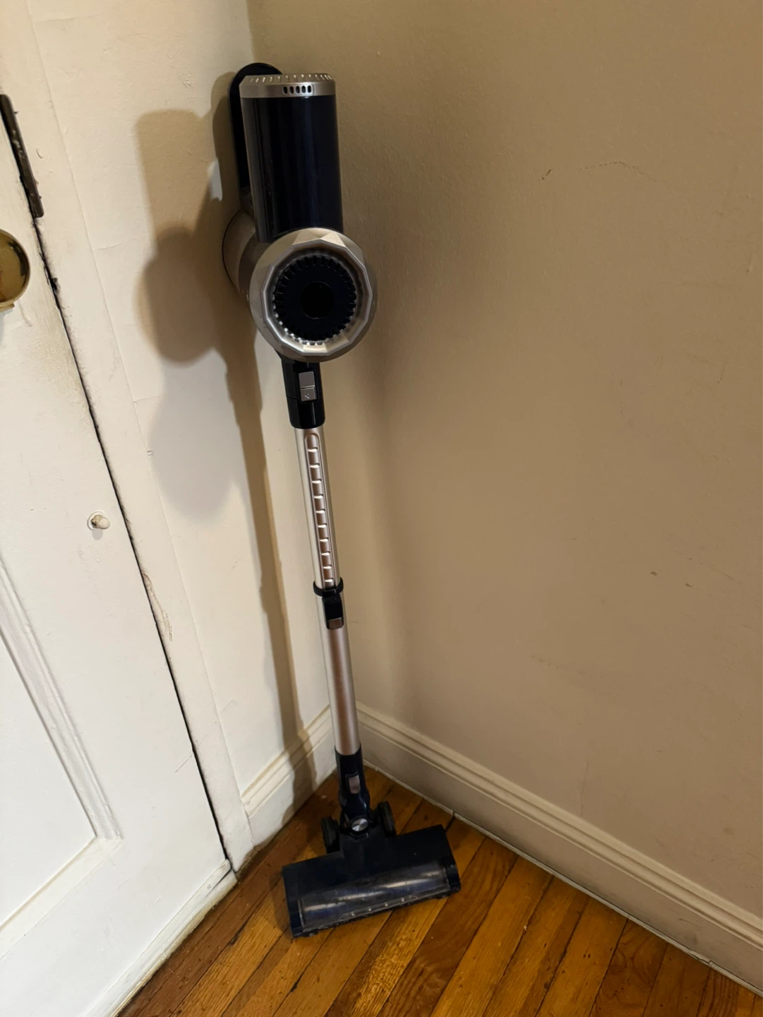 Blue Cordless Stick Vacuum Cleaner - photo 2