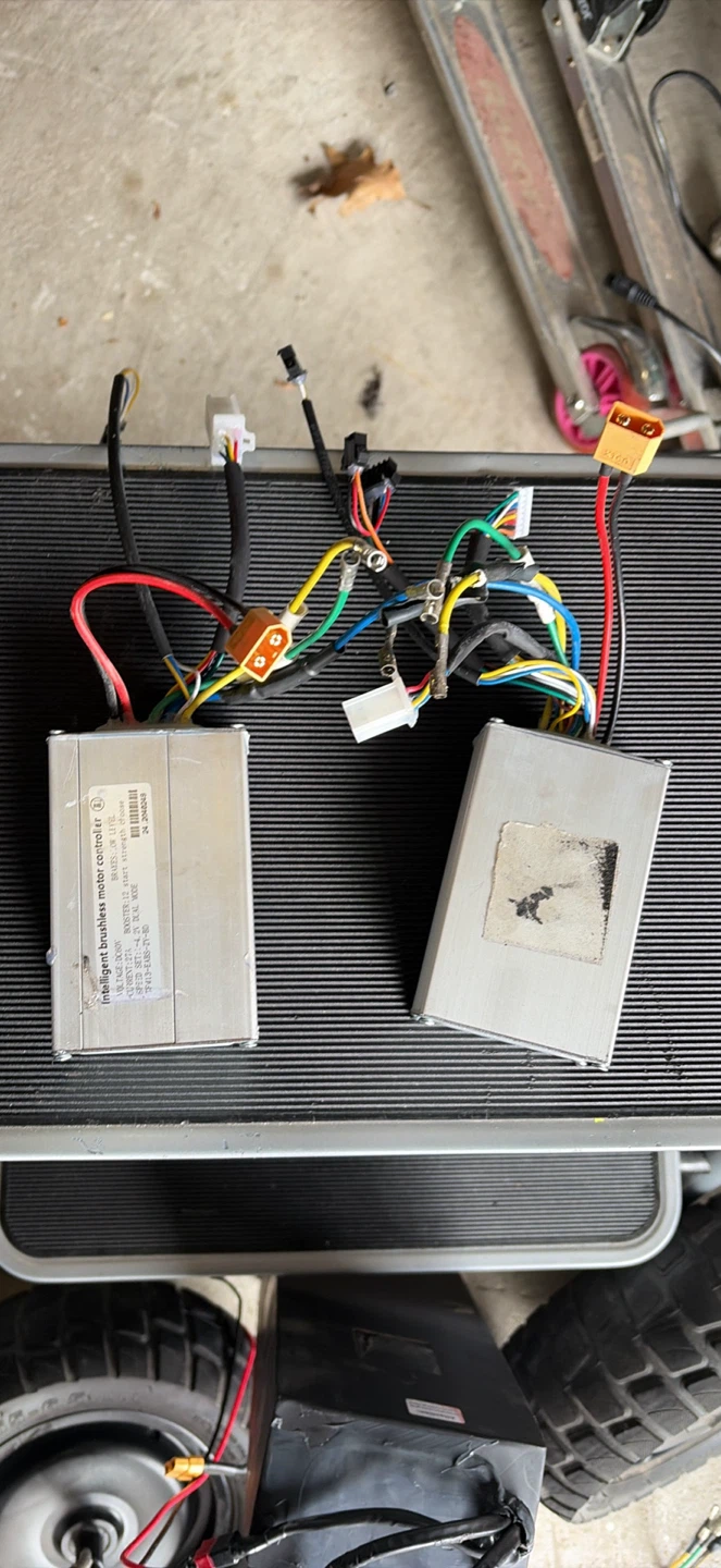 Full set motors,controllers, and battery - photo 2