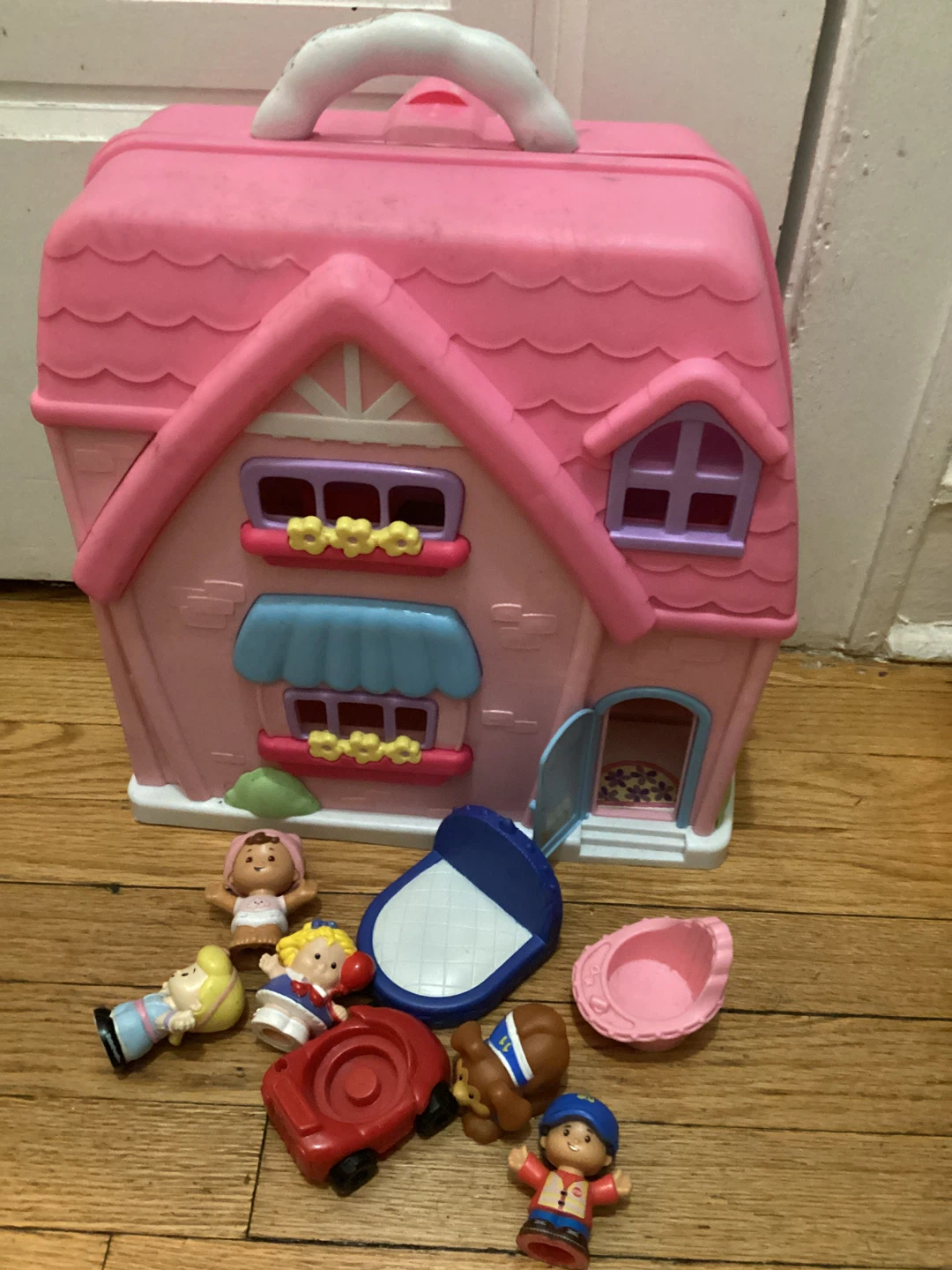 ⚽️ Pink Carrying Case Dollhouse Toy Playset