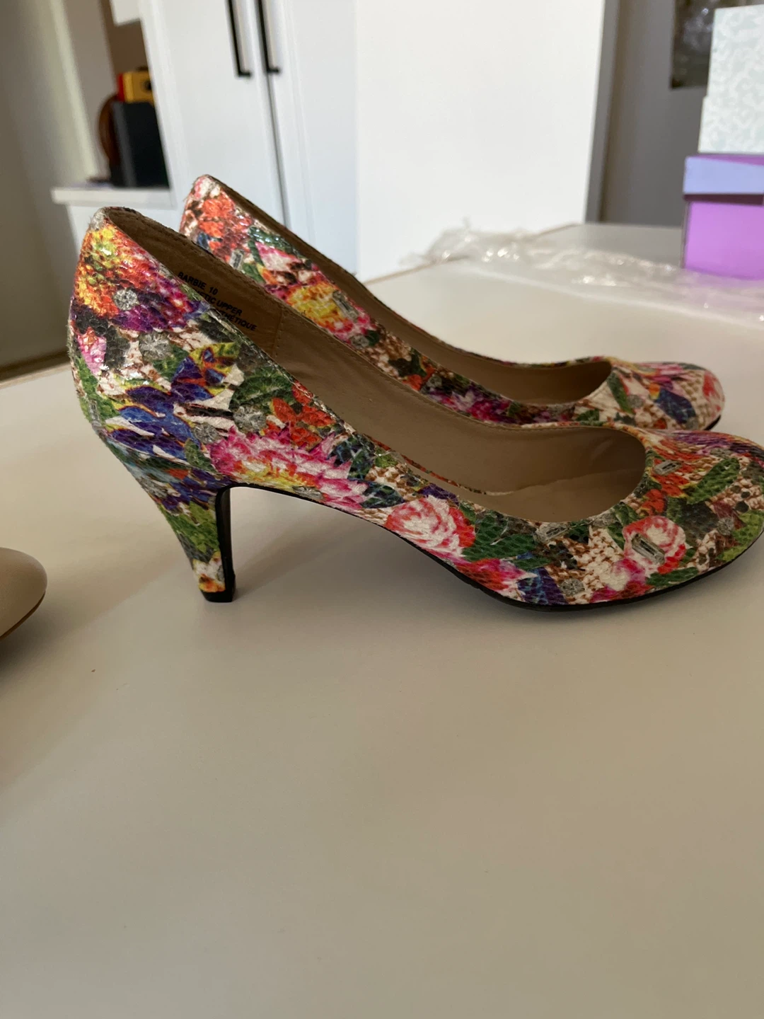 BCBGMAXAZRIA & Zigisoho Women's Heels - photo 3