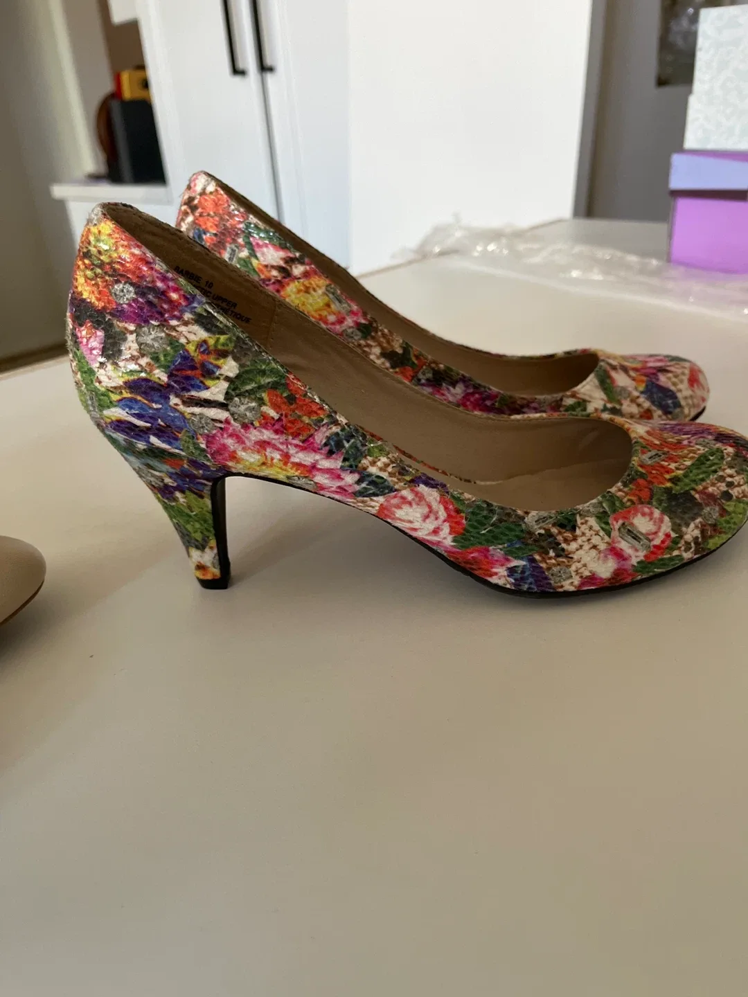 BCBGMAXAZRIA & Zigisoho Women's Heels - photo 3