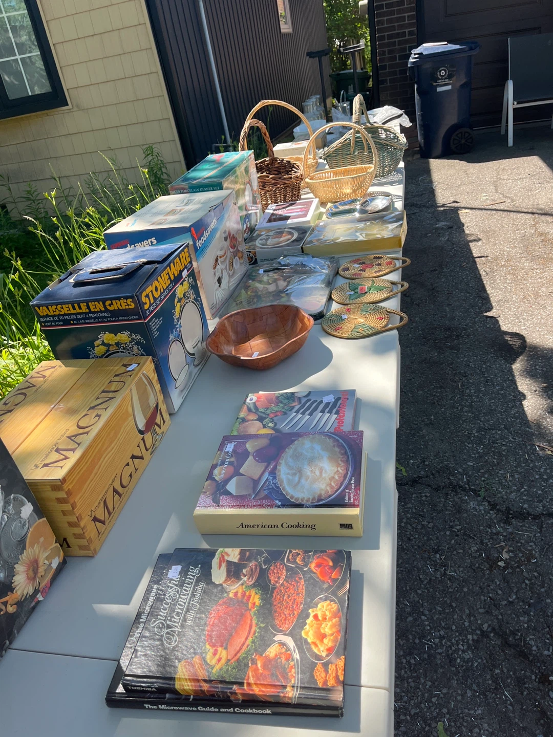GARAGE SALE - photo 2