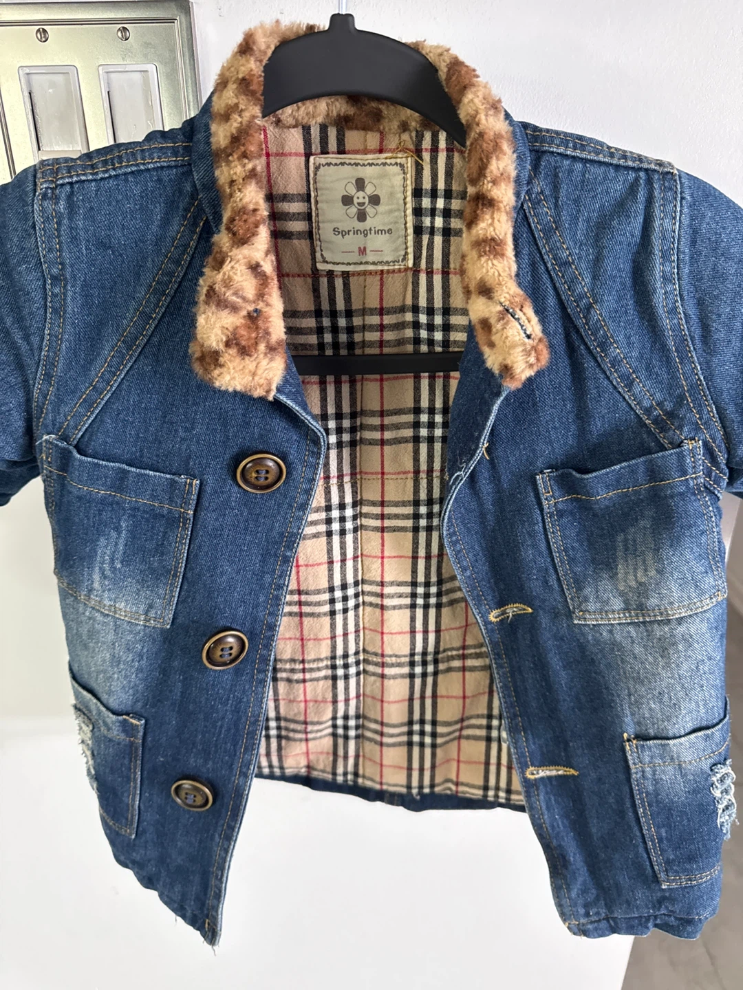 Springtime Denim Jacket with Fur Collar - Size M