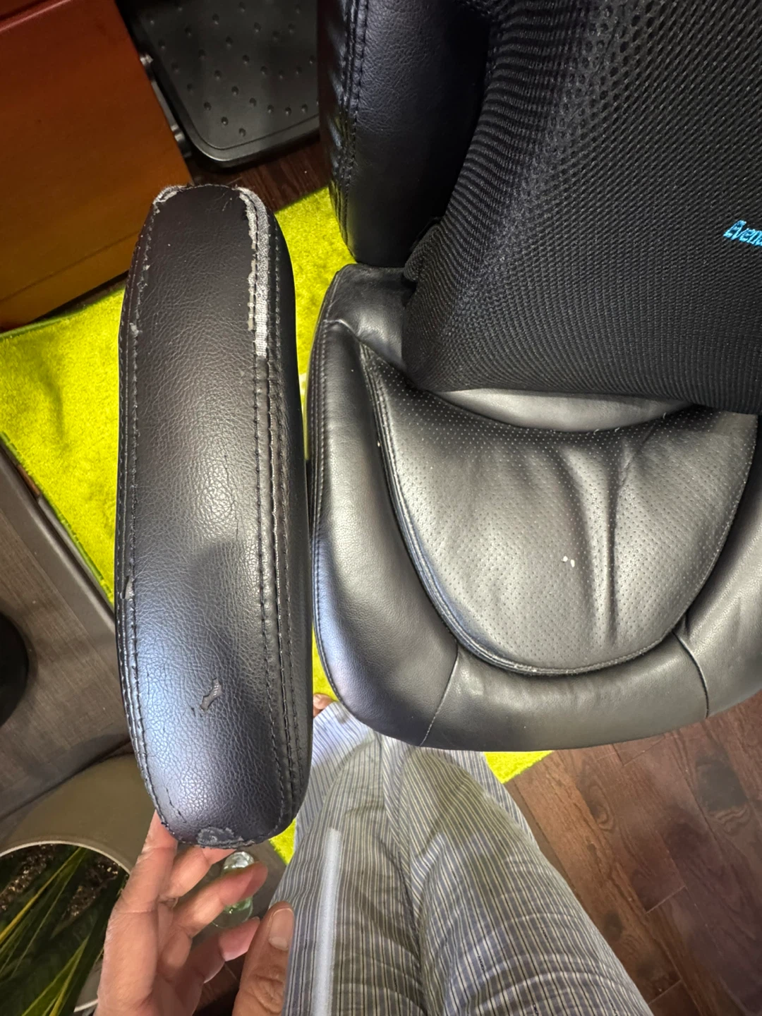 Black Leather Office lumbar pillow not included - photo 4