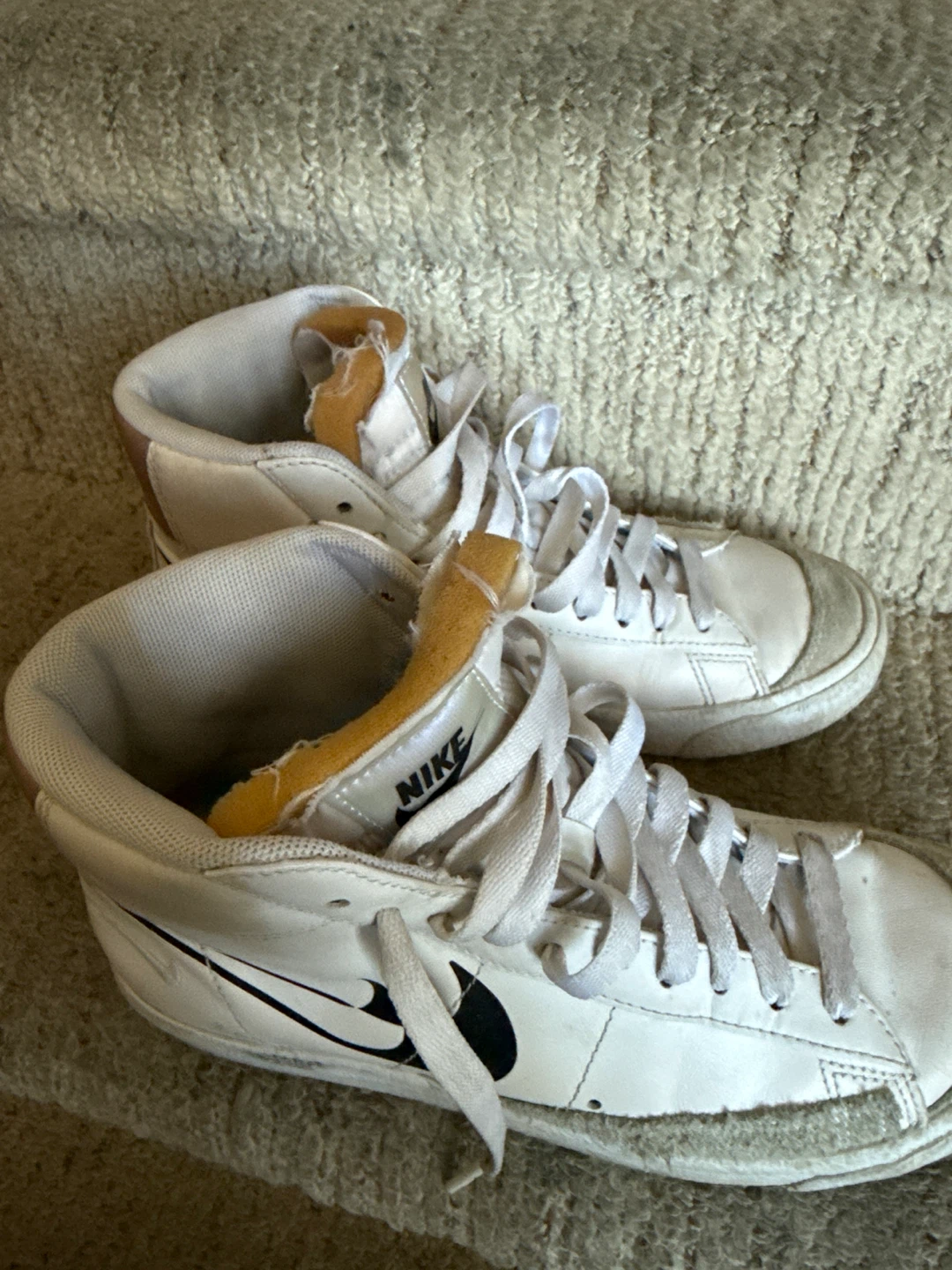 Nike Blazer Mid Top Sneakers - photo 2